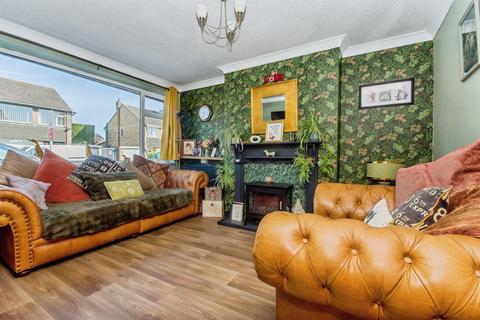 3 bedroom semi-detached house for sale, Woodside, Boston