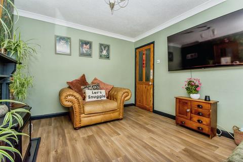 3 bedroom semi-detached house for sale, Woodside, Boston