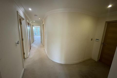 3 bedroom flat to rent, Constitution Hill Road, Poole