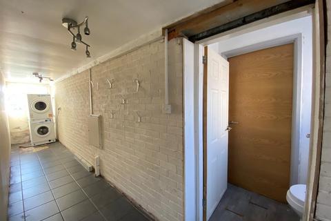 3 bedroom terraced house for sale, Hollybush Road, CARDIFF