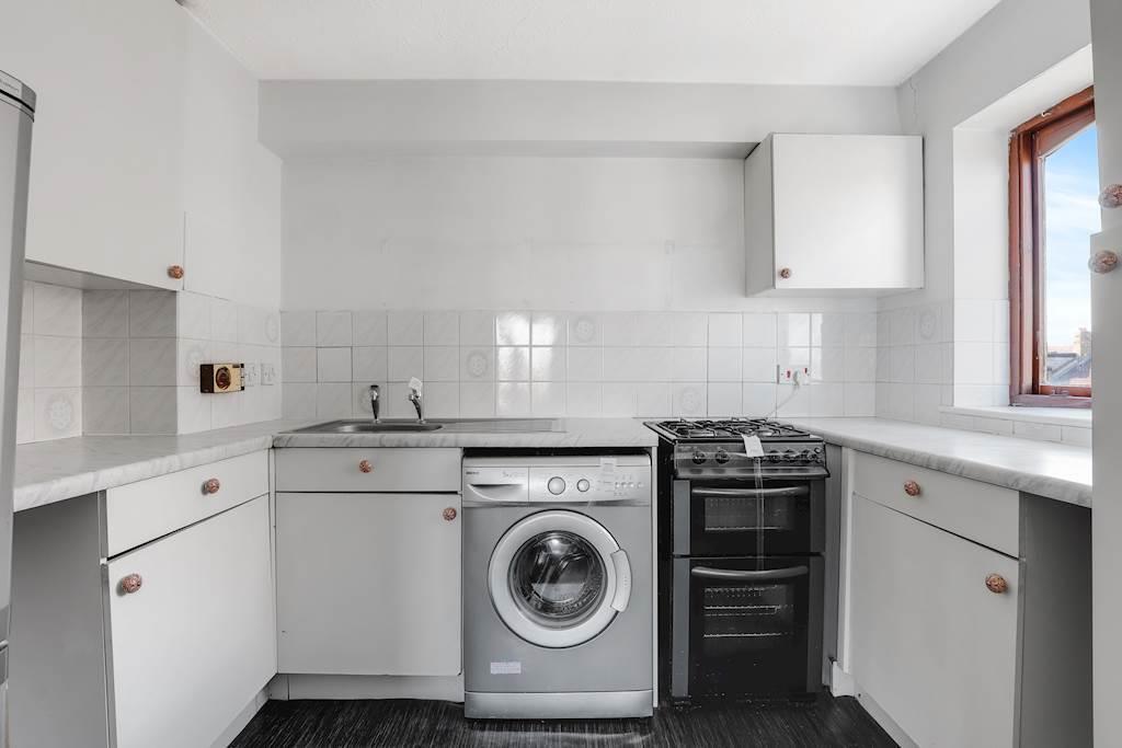 07-5ed6 JHProp Wpen - Flat 10 Capel Court - 31-small