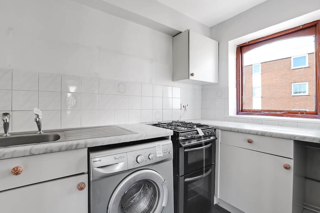 08-221c JHProp Wpen - Flat 10 Capel Court - 34-small