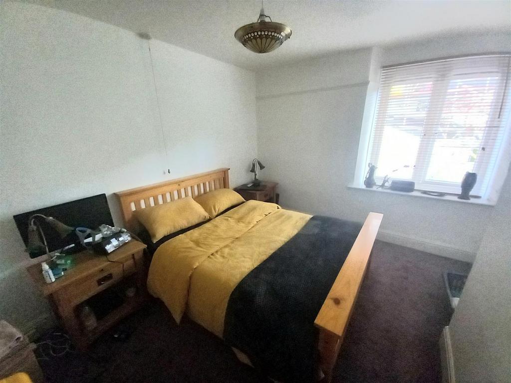4 Taddiport Bed 3.jpg