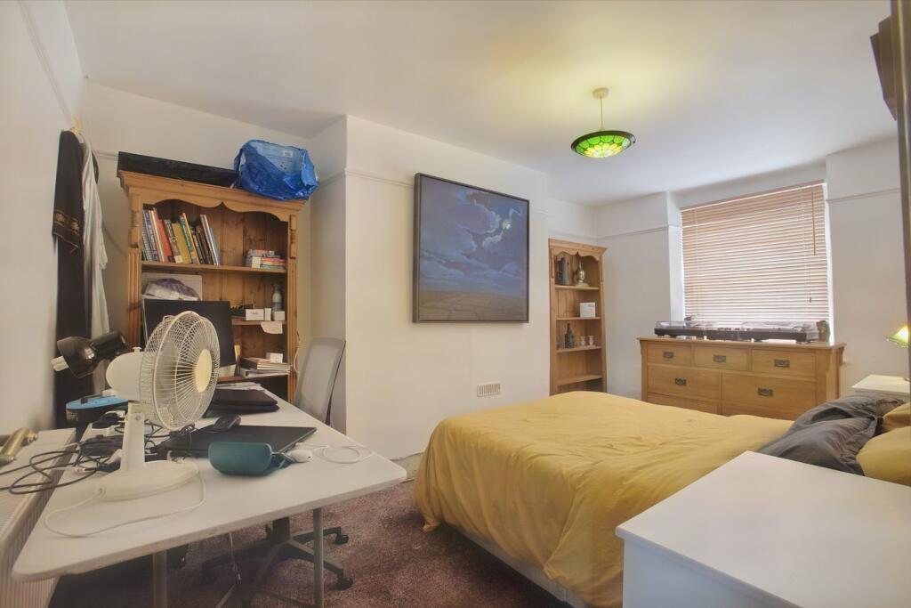 4 Taddiport Bed 2