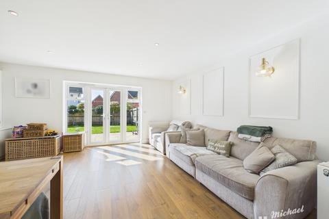 undefined, Leighton Buzzard LU7
