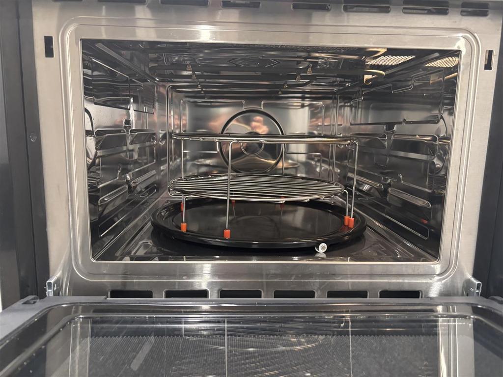 Pereers Microwave.jpg