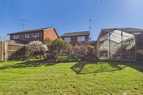 3 bedroom detached house for sale, Dawlish Close, Bragbury End, Stevenage SG2