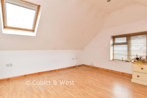 4 bedroom chalet for sale, Palatine Road, Goring-By-Sea, Worthing, West Sussex