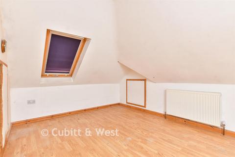 4 bedroom chalet for sale, Palatine Road, Goring-By-Sea, Worthing, West Sussex