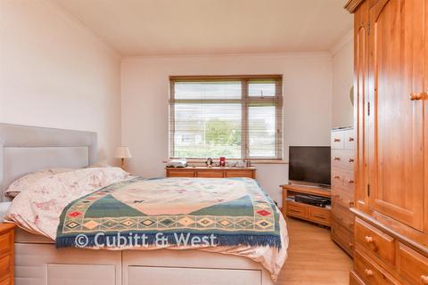 4 bedroom chalet for sale, Palatine Road, Goring-By-Sea, Worthing, West Sussex