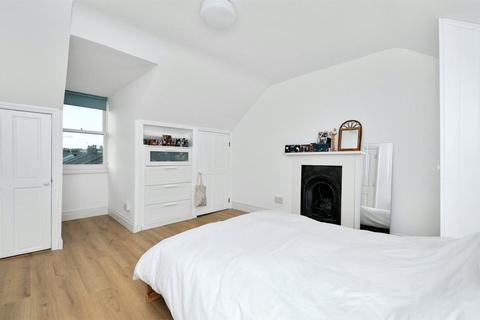 2 bedroom flat to rent, Alexandra Road London N8