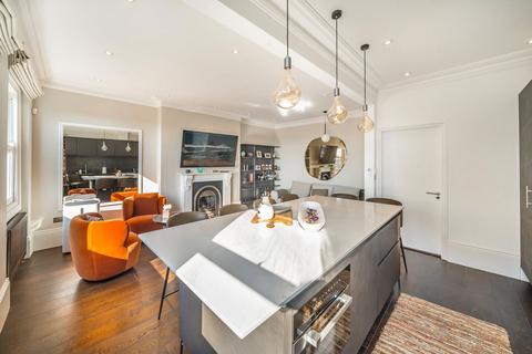 4 bedroom flat to rent, Fellows Road, London NW3