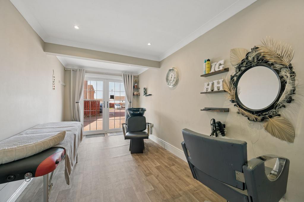 Family Room/ Salon