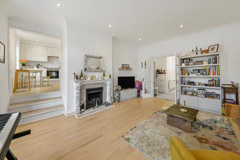 3 bedroom flat to rent, Hampstead High Street, London, NW3