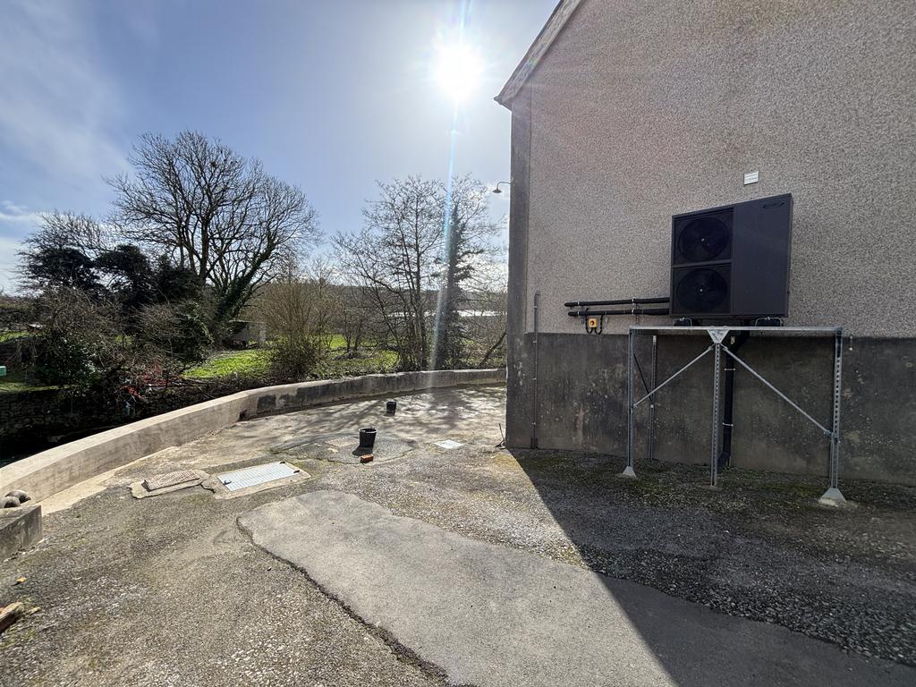 Garden area (second image)