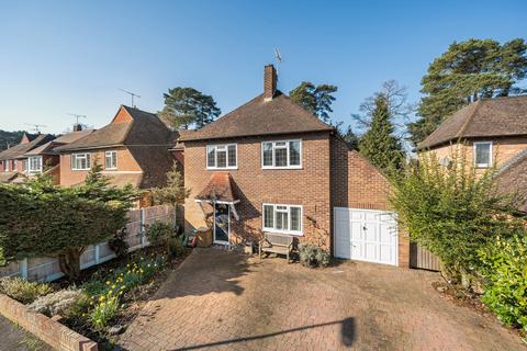 4 bedroom detached house for sale, Lincoln Drive, Pyrford, GU22