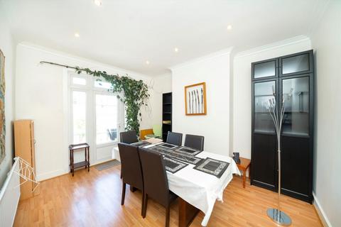 3 bedroom semi-detached house to rent, Westmorland Road, Harrow HA1