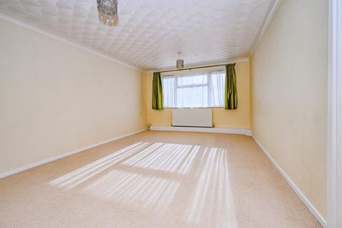 3 bedroom flat for sale, Kents Avenue, Hemel Hempstead