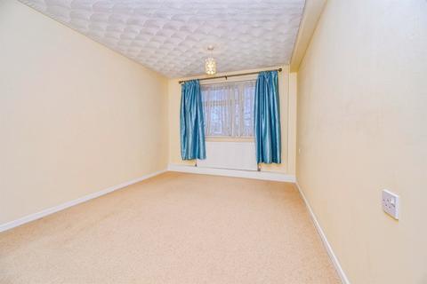 3 bedroom flat for sale, Kents Avenue, Hemel Hempstead