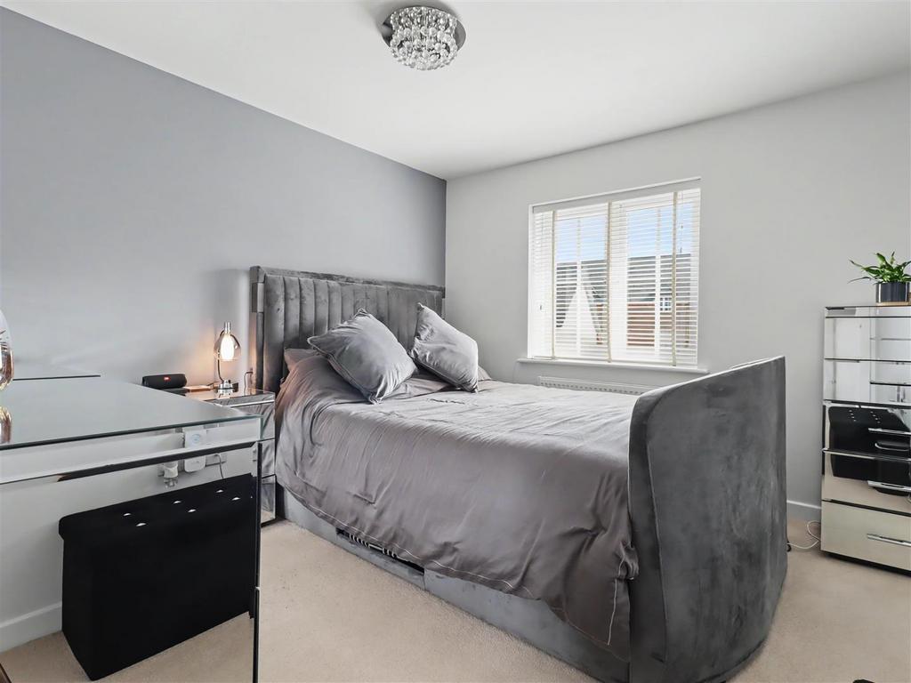 Principal bedroom
