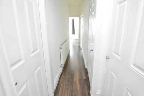 2 bedroom flat to rent, Harcourt Road, London
