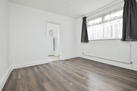 2 bedroom flat to rent, Harcourt Road, London
