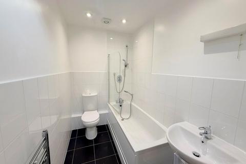 2 bedroom apartment to rent, Gillsmans Hill, St Leonards-on-Sea, TN38