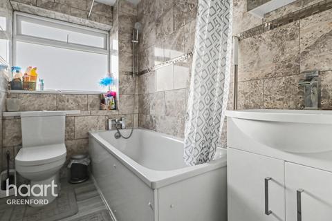 2 bedroom flat for sale, Mark Close, Southall