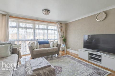 2 bedroom flat for sale, Mark Close, Southall