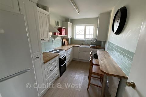 2 bedroom flat for sale, Ambleside Avenue, Telscombe Cliffs, Peacehaven, East Sussex