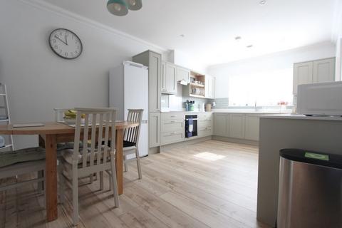 4 bedroom detached house for sale, St Crispin Close, Worth, CT14