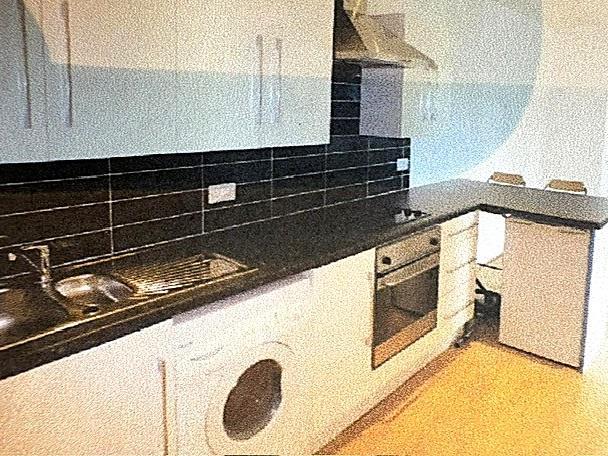 Kitchen 2.jpg