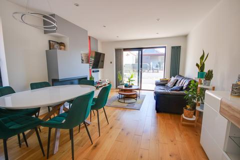 undefined, POETS ESTATE! SUMMER HOUSE & GARAGE! GORGEOUS GARDEN!