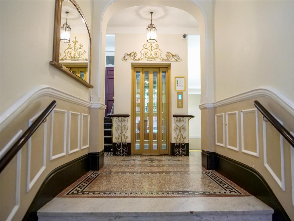 Communal hallway and lift