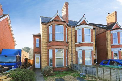 4 bedroom semi-detached house for sale, Hurcott Road, Kidderminster, Worcestershire, DY10