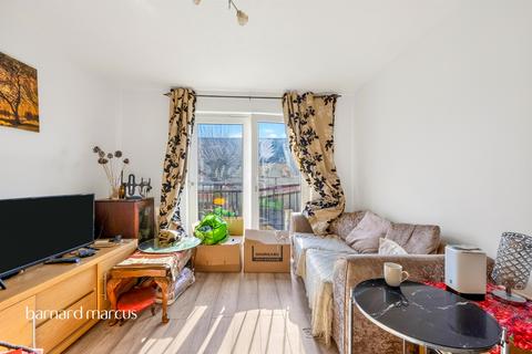 2 bedroom flat for sale, Brighton Road, South Croydon