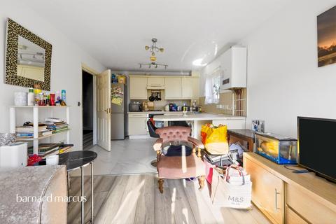 2 bedroom flat for sale, Brighton Road, South Croydon
