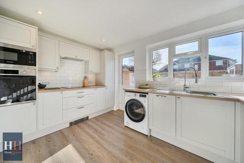 3 bedroom detached house for sale, Beechcrest View, Hook RG27