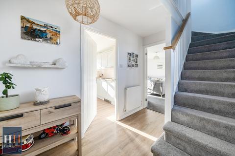 3 bedroom detached house for sale, Beechcrest View, Hook RG27