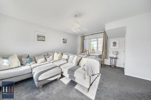 3 bedroom detached house for sale, Beechcrest View, Hook RG27