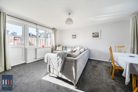 3 bedroom detached house for sale, Beechcrest View, Hook RG27