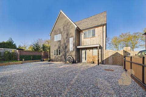 3 bedroom detached house for sale, Watchouse Road, Dunmow CM6