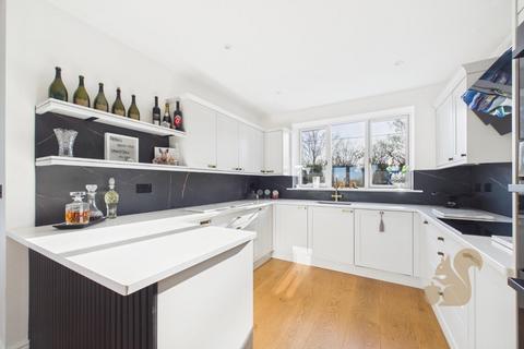 3 bedroom detached house for sale, Watchouse Road, Dunmow CM6