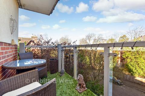 2 bedroom flat for sale, Eaton Road, Sutton, Surrey