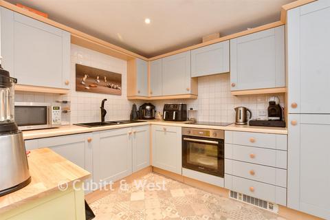 2 bedroom flat for sale, Eaton Road, Sutton, Surrey