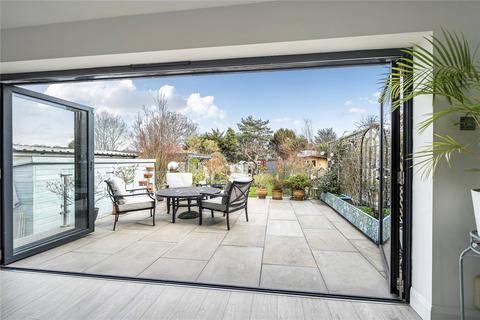 3 bedroom semi-detached house for sale, Birch Tree Avenue, West Wickham