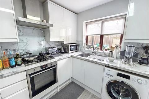 2 bedroom terraced house for sale, Magpie Close, London