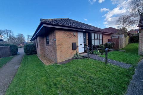 2 bedroom semi-detached bungalow for sale, Henley Close, Saxmundham, IP17 1EY