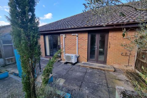 2 bedroom semi-detached bungalow for sale, Henley Close, Saxmundham, IP17 1EY
