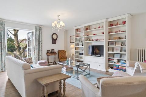 2 bedroom flat for sale, Portland Crescent, Buckinghamshire SL7